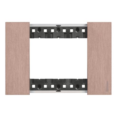 Рамка италиански стандарт LEGRAND Living Now, 3 модула, мед