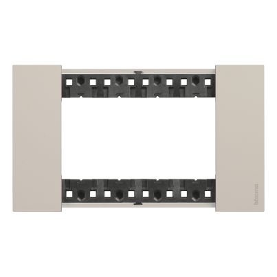 Рамка италиански стандарт LEGRAND Living Now, 4 модула, кремава