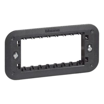 Монтажна рамка Legrand Living Now, 4 модула