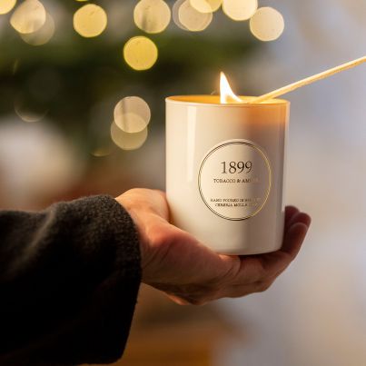 Cereria Molla Premium candle Tobacco & Amber 230г. Бял